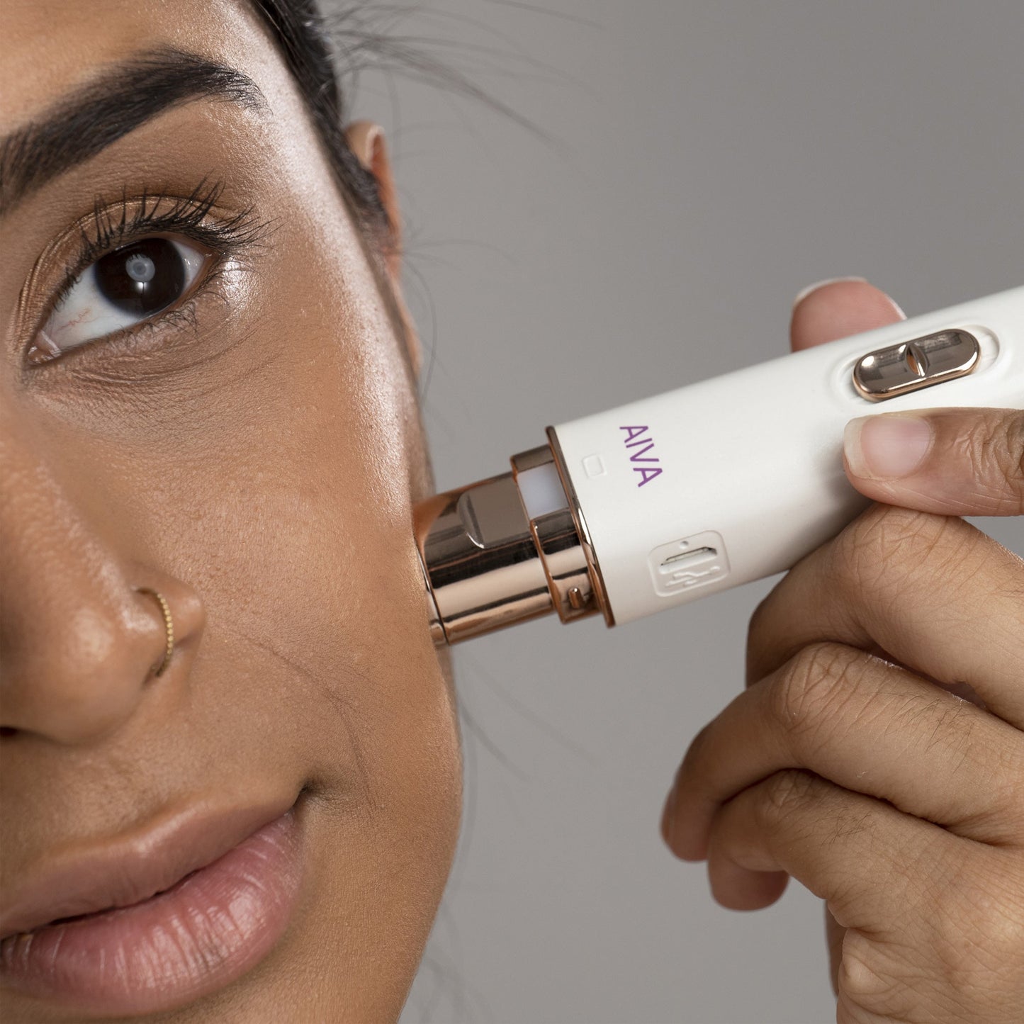 BeautyGlow™ Gesichtshaarentferner & Augenbrauenpflege