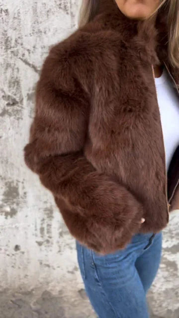 LuxCozy™ Winterjacke für zeitlose Eleganz
